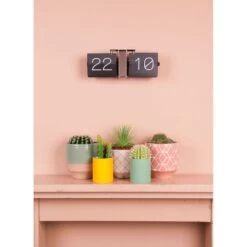 Karlsson Horloge à Poser Design Vintage No Case - Noir -TechFutur B2CD 2526